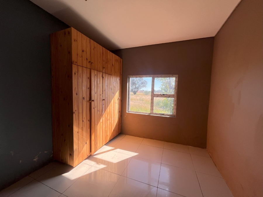 5 Bedroom Property for Sale in Levins Estate Free State